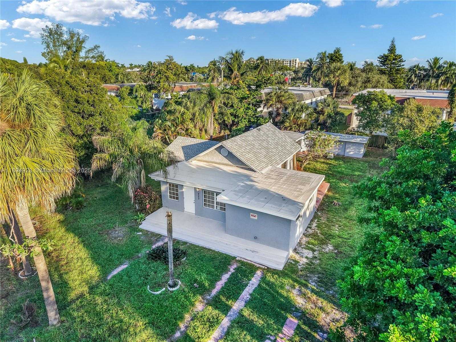 Small Image of 223 SOUTH WEST 1ST CT, Pompano Beach Number 4