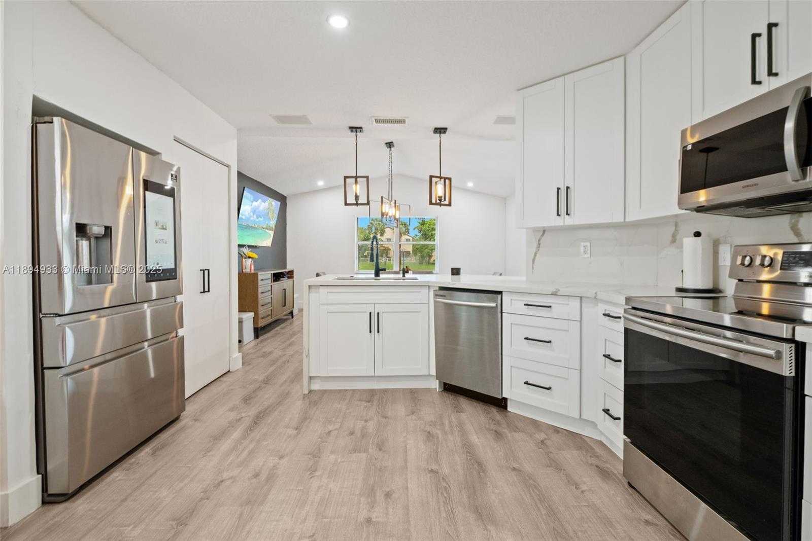 Small Image of 1611 SOUTH WEST 158TH AVE, Pembroke Pines Number 11