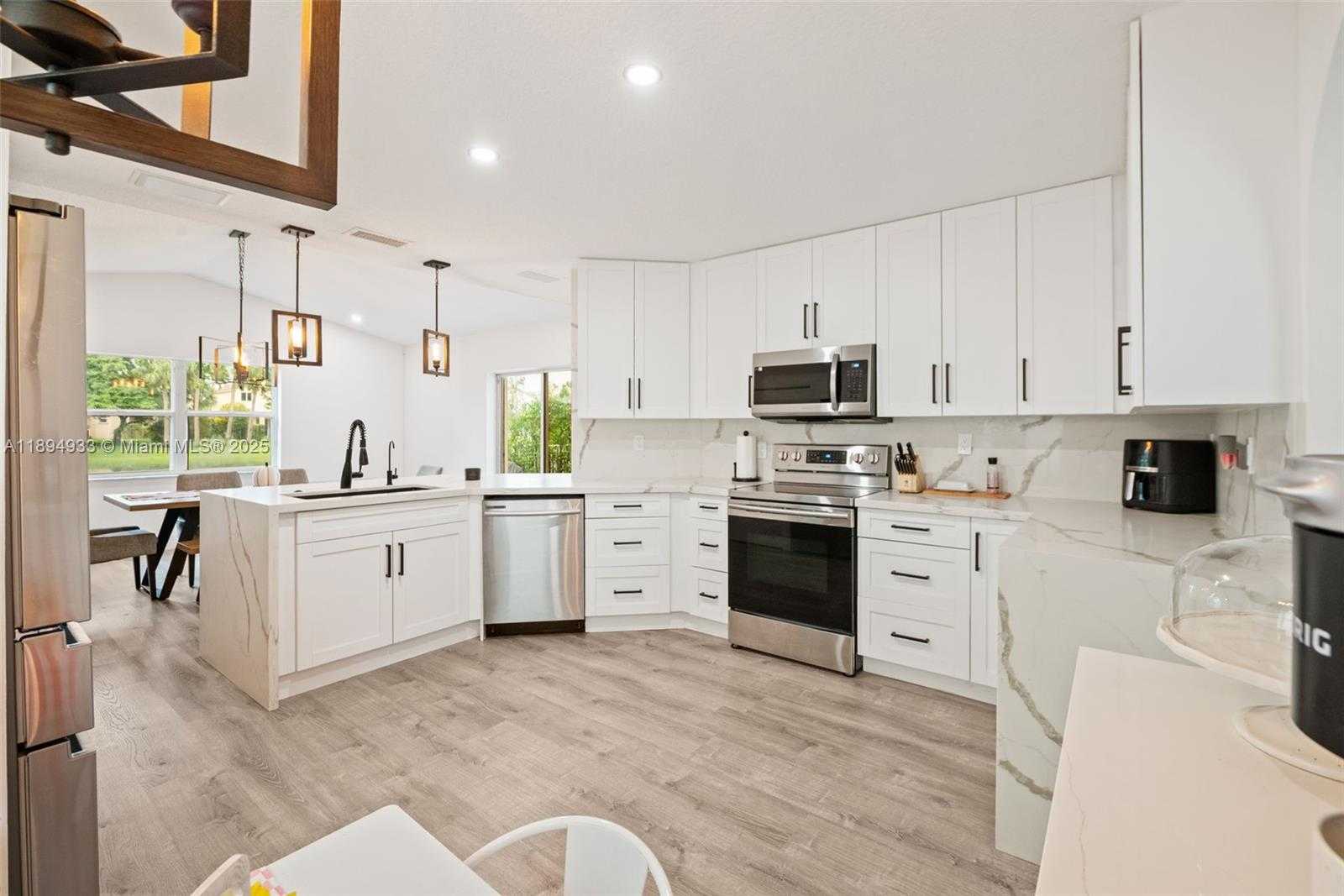 Small Image of 1611 SOUTH WEST 158TH AVE, Pembroke Pines Number 12