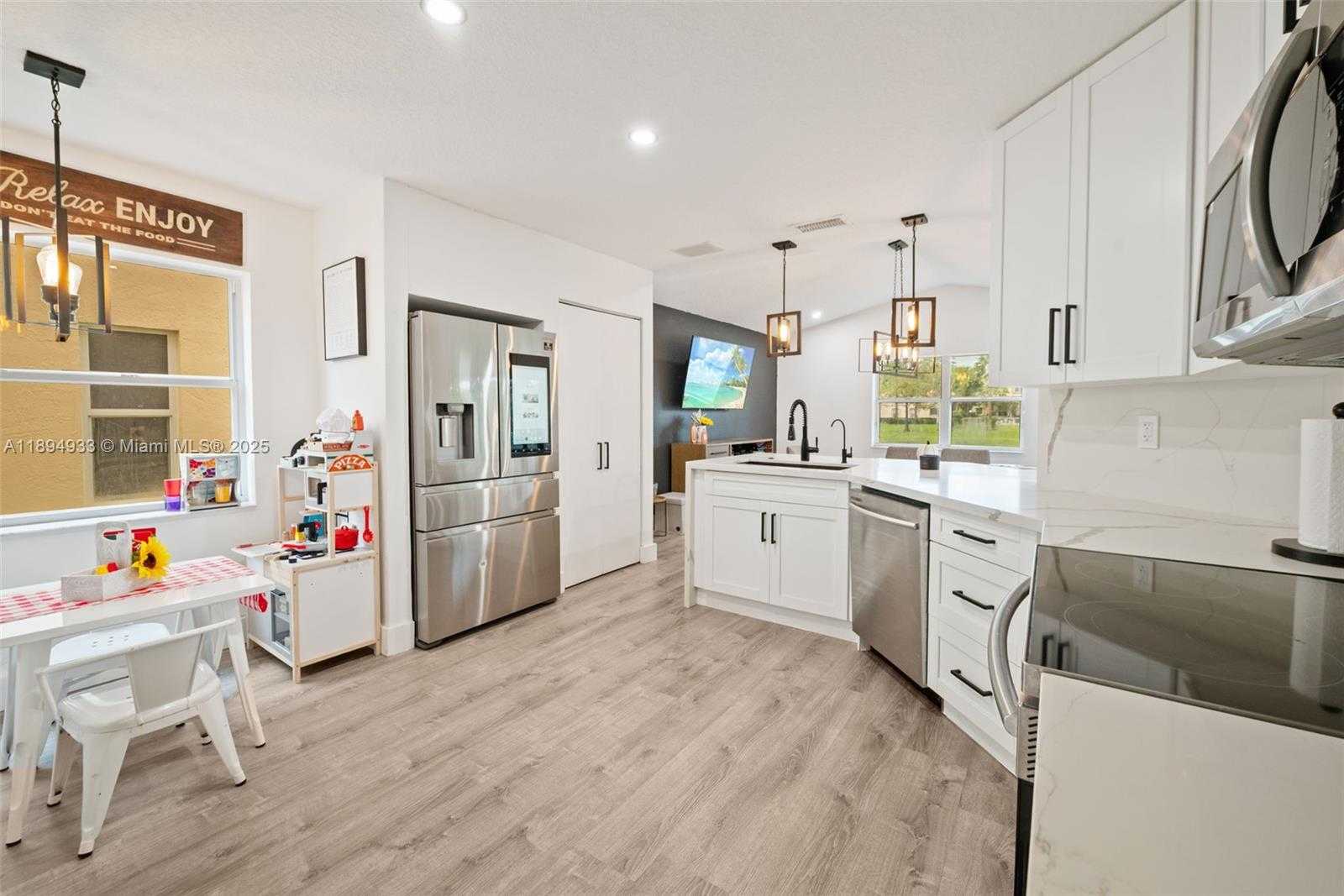 Small Image of 1611 SOUTH WEST 158TH AVE, Pembroke Pines Number 13