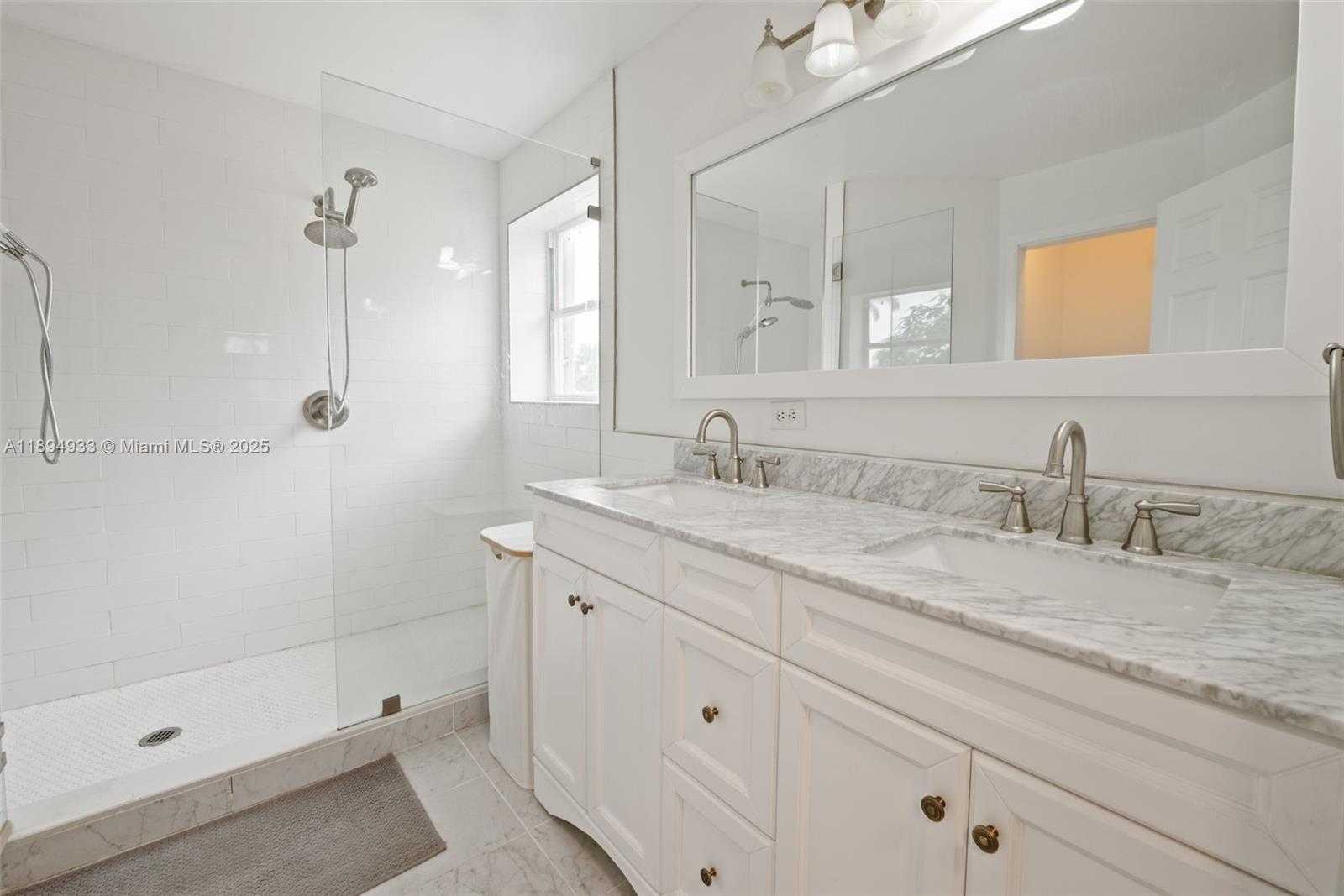 Small Image of 1611 SOUTH WEST 158TH AVE, Pembroke Pines Number 16