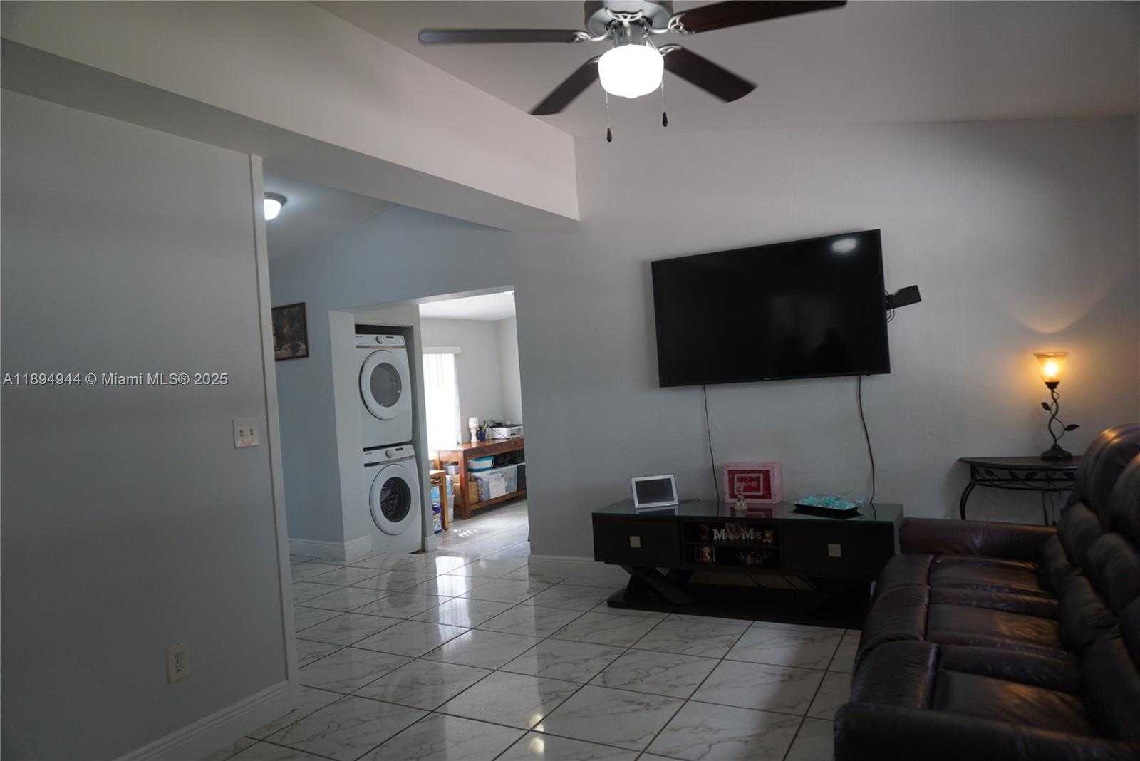Small Image of 2850 NORTH WEST 170TH ST, Miami Gardens Number 4
