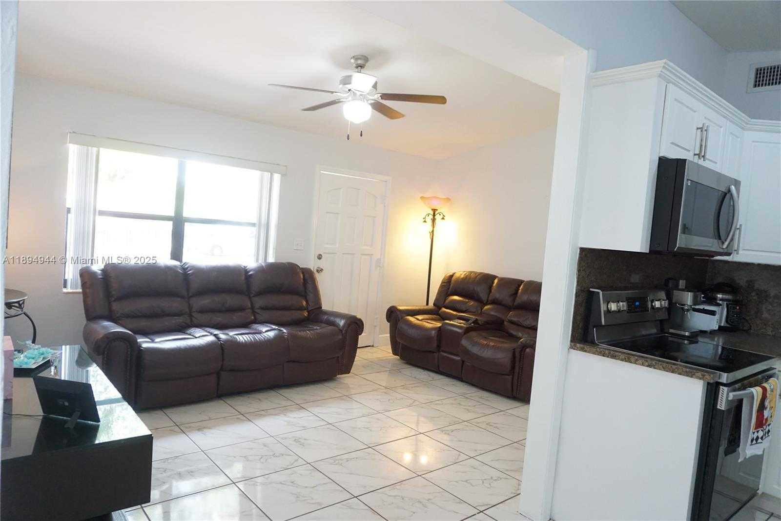 Small Image of 2850 NORTH WEST 170TH ST, Miami Gardens Number 5