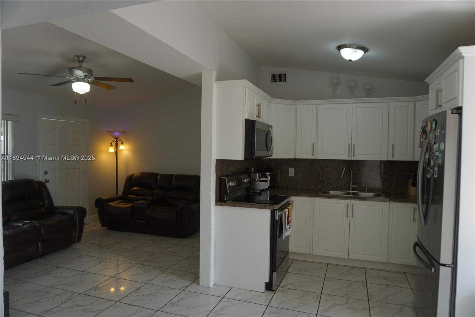 Small Image of 2850 NORTH WEST 170TH ST, Miami Gardens Number 6