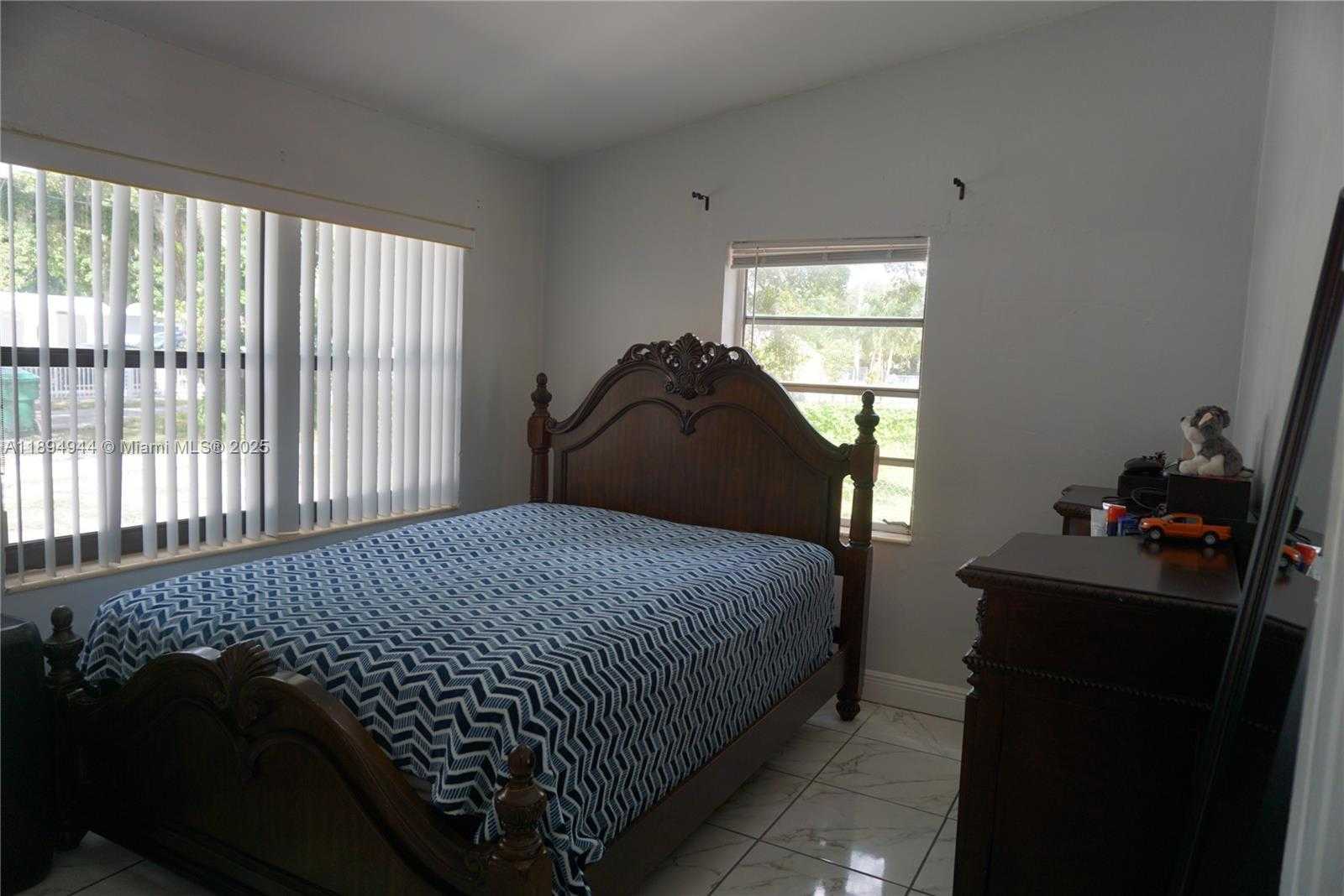 Small Image of 2850 NORTH WEST 170TH ST, Miami Gardens Number 9