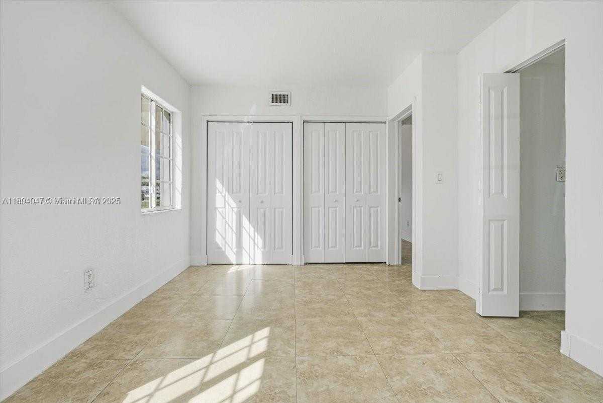 Small Image of 257 WEST 44TH ST, Hialeah Number 12