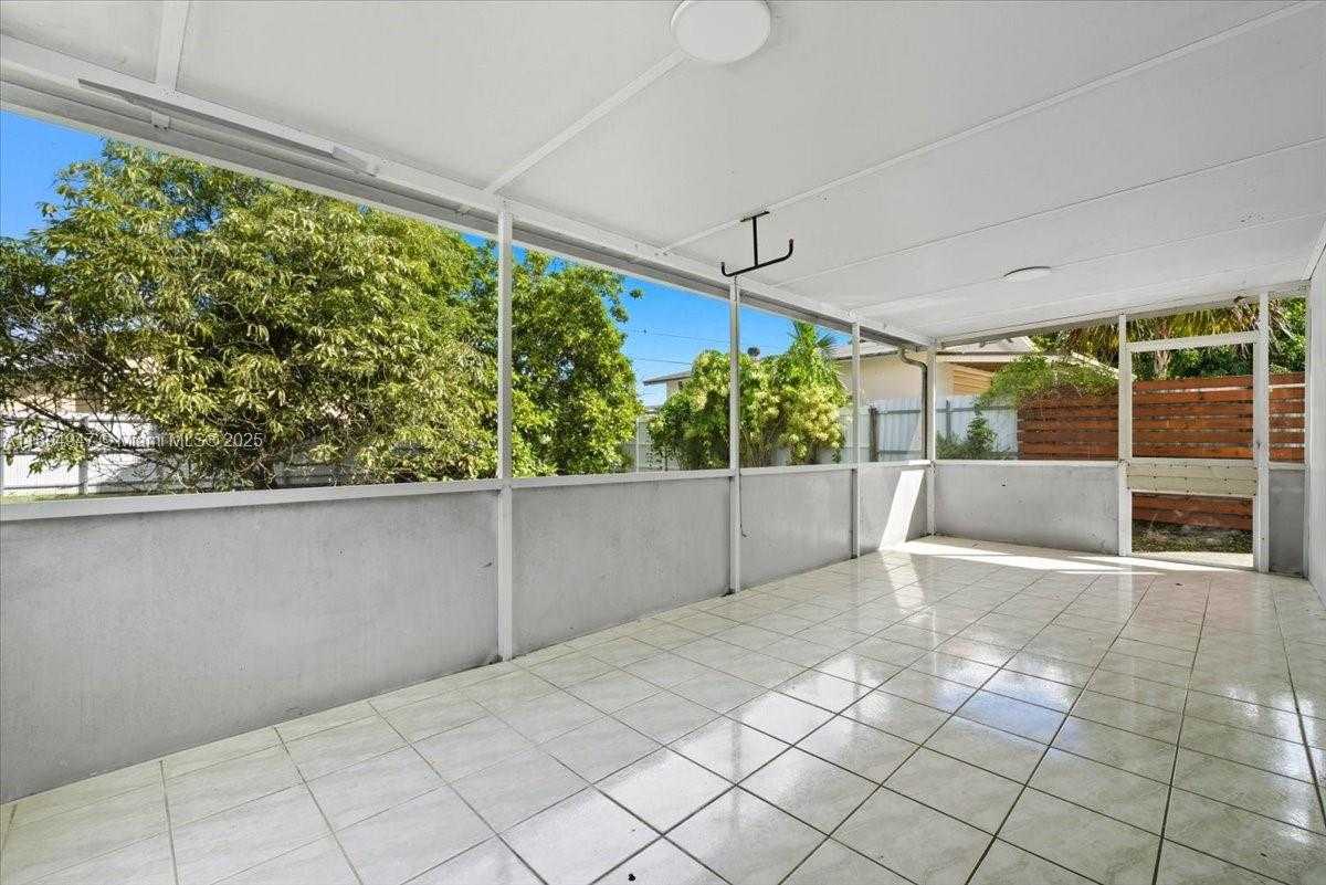 Small Image of 257 WEST 44TH ST, Hialeah Number 16