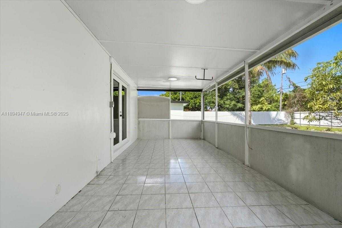 Small Image of 257 WEST 44TH ST, Hialeah Number 17