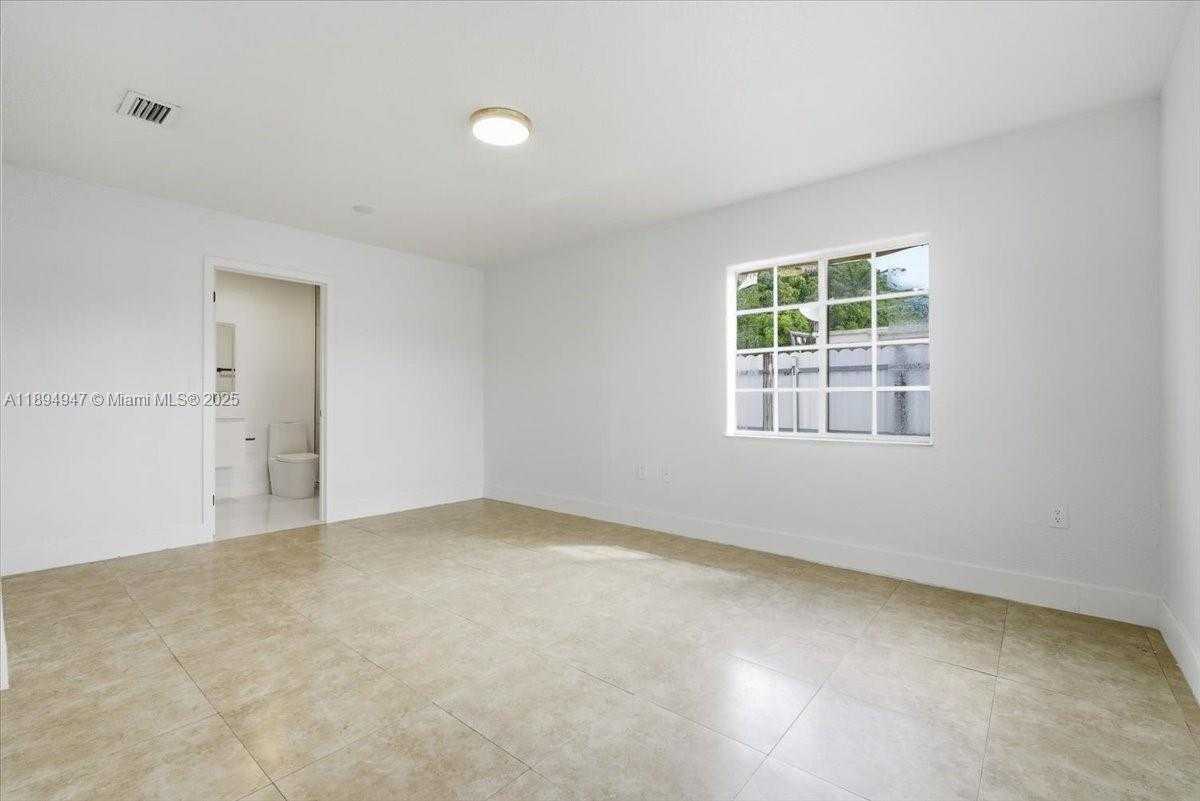 Small Image of 257 WEST 44TH ST, Hialeah Number 18