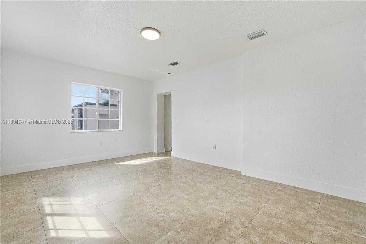 Small Image of 257 WEST 44TH ST, Hialeah Number 20