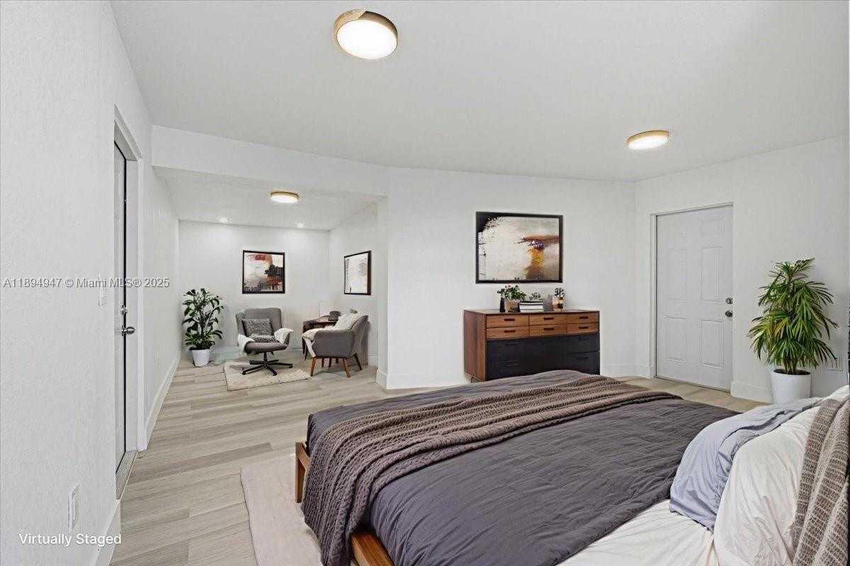 Small Image of 257 WEST 44TH ST, Hialeah Number 27