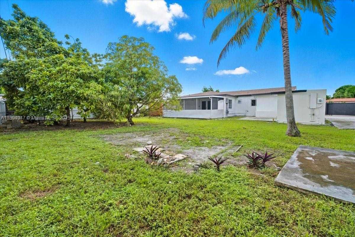 Small Image of 257 WEST 44TH ST, Hialeah Number 30