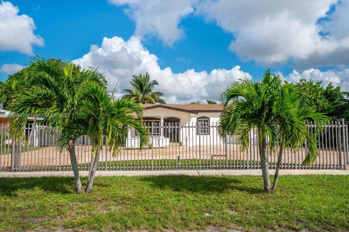 Small Image of 257 WEST 44TH ST, Hialeah Number 35