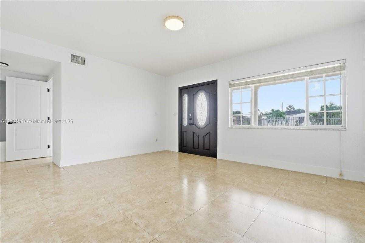 Small Image of 257 WEST 44TH ST, Hialeah Number 4
