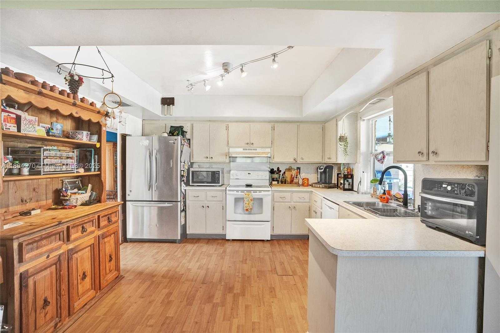 Small Image of 6091 SOUTH WEST 14TH ST, Plantation Number 26