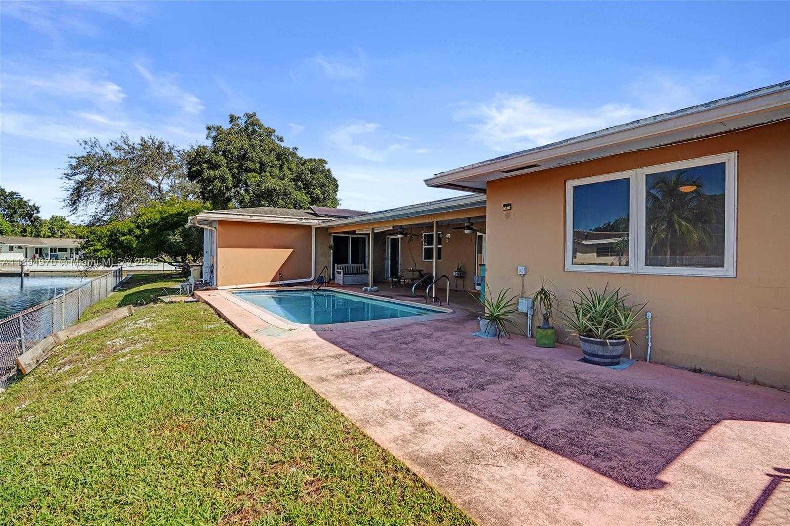 Small Image of 6091 SOUTH WEST 14TH ST, Plantation Number 56