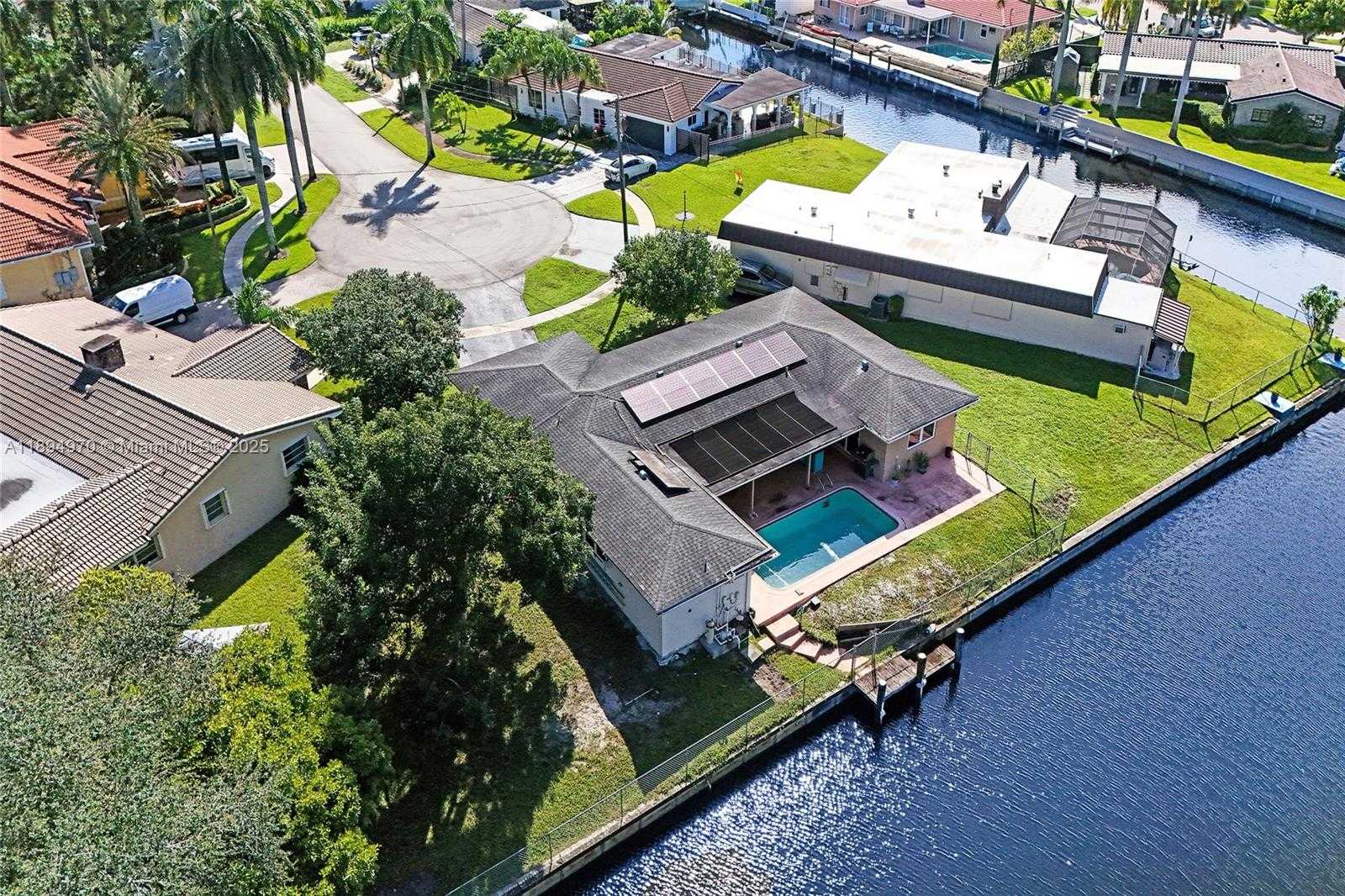Small Image of 6091 SOUTH WEST 14TH ST, Plantation Number 7