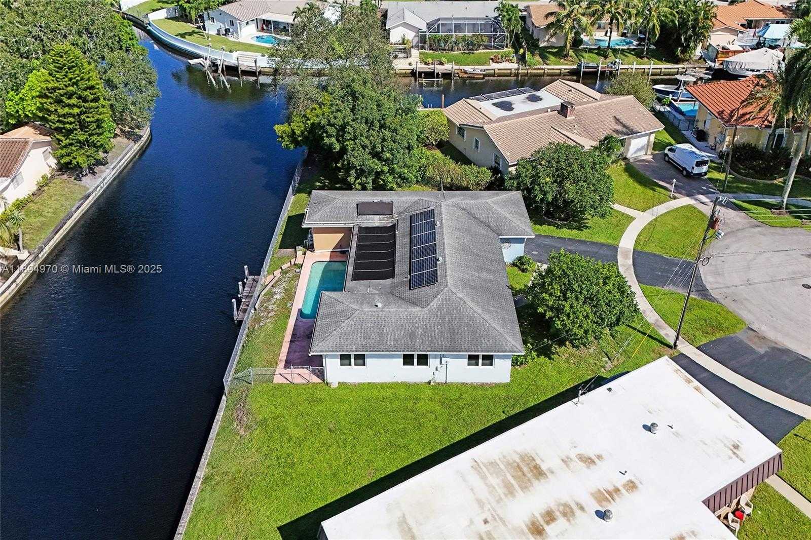 Small Image of 6091 SOUTH WEST 14TH ST, Plantation Number 9