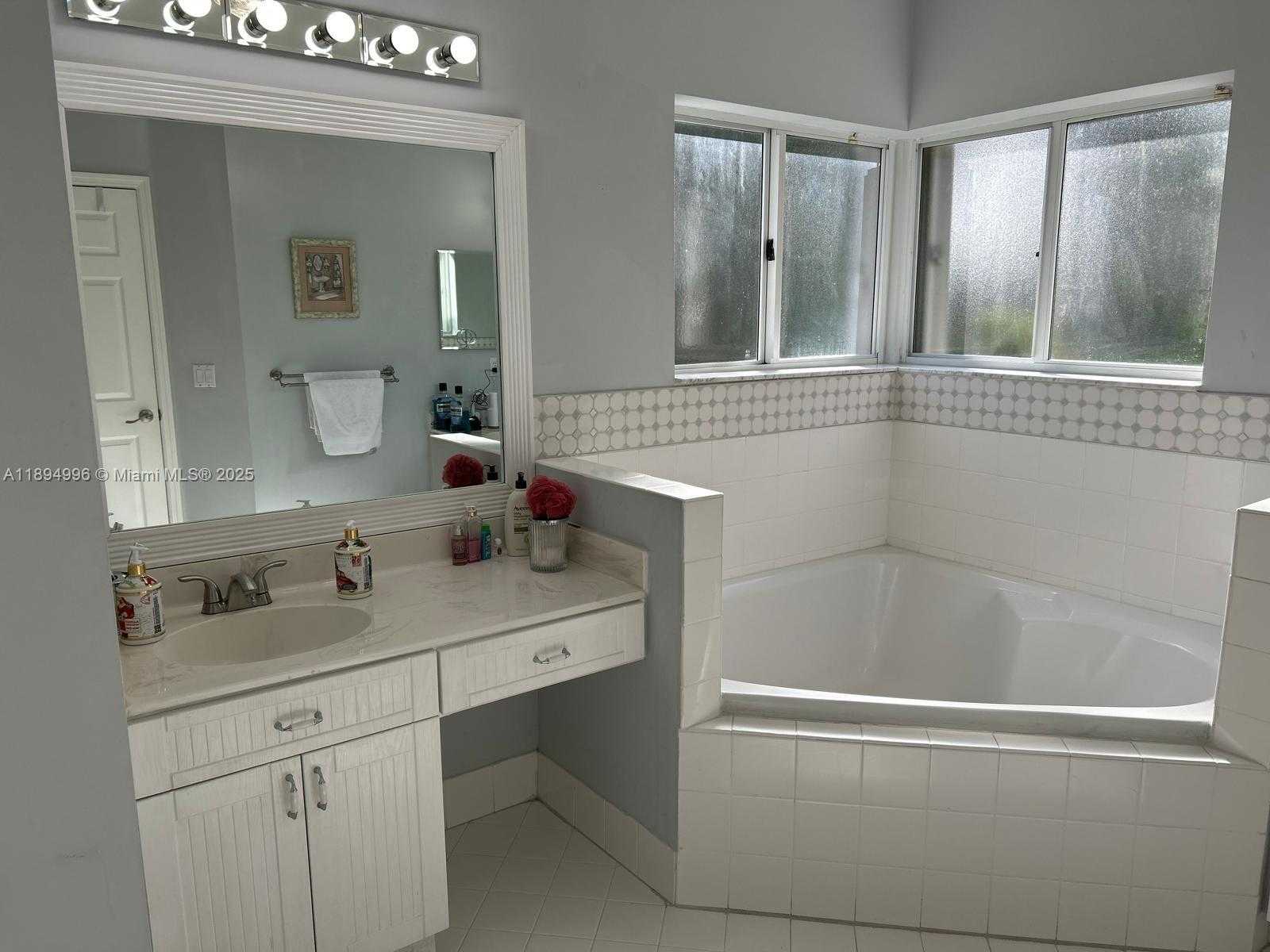 Small Image of 11308 NORTH WEST 58TH TER, Doral Number 14