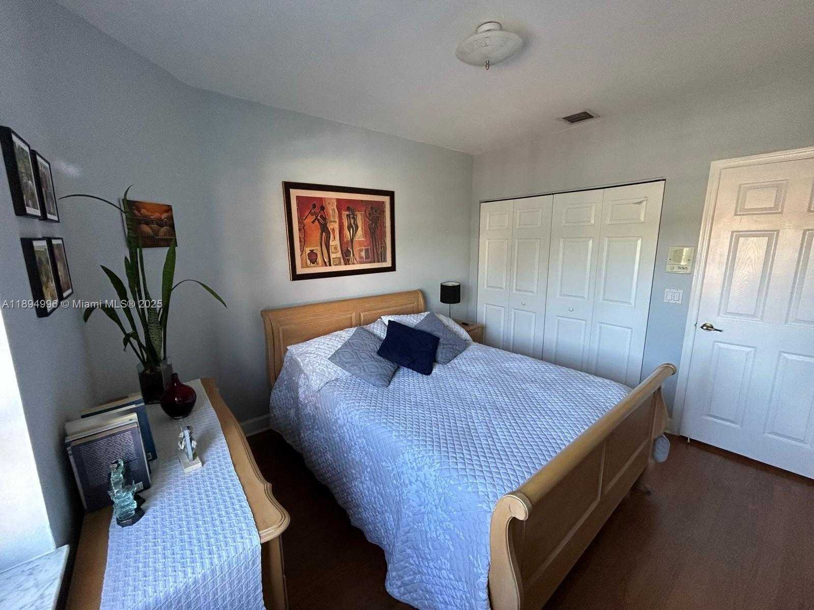 Small Image of 11308 NORTH WEST 58TH TER, Doral Number 16