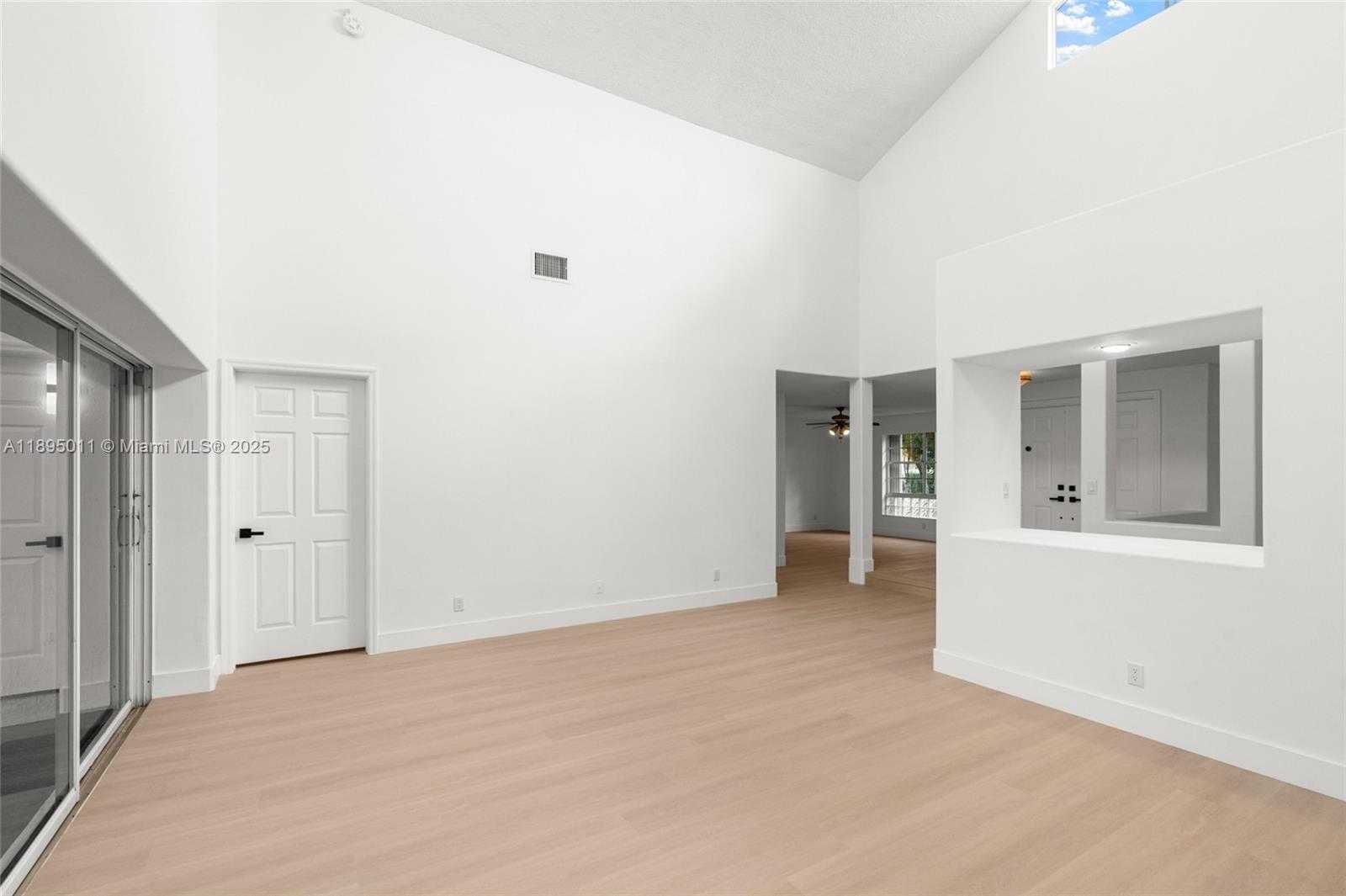 Small Image of 20211 NORTH WEST 10TH ST, Pembroke Pines Number 13