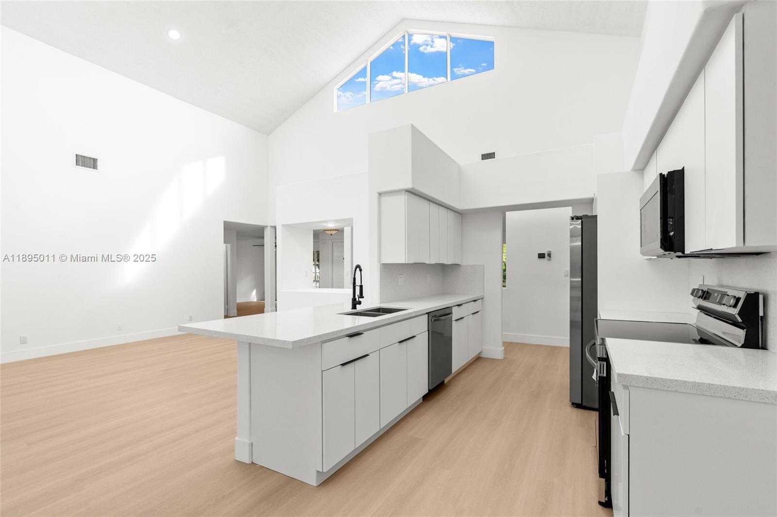 Small Image of 20211 NORTH WEST 10TH ST, Pembroke Pines Number 17