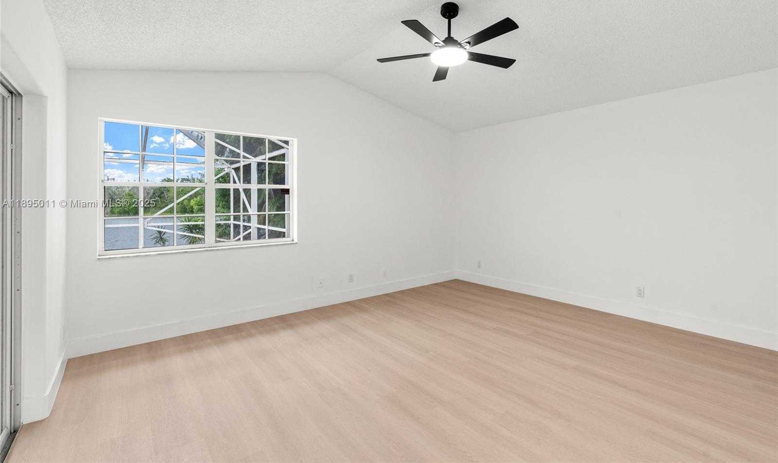 Small Image of 20211 NORTH WEST 10TH ST, Pembroke Pines Number 24