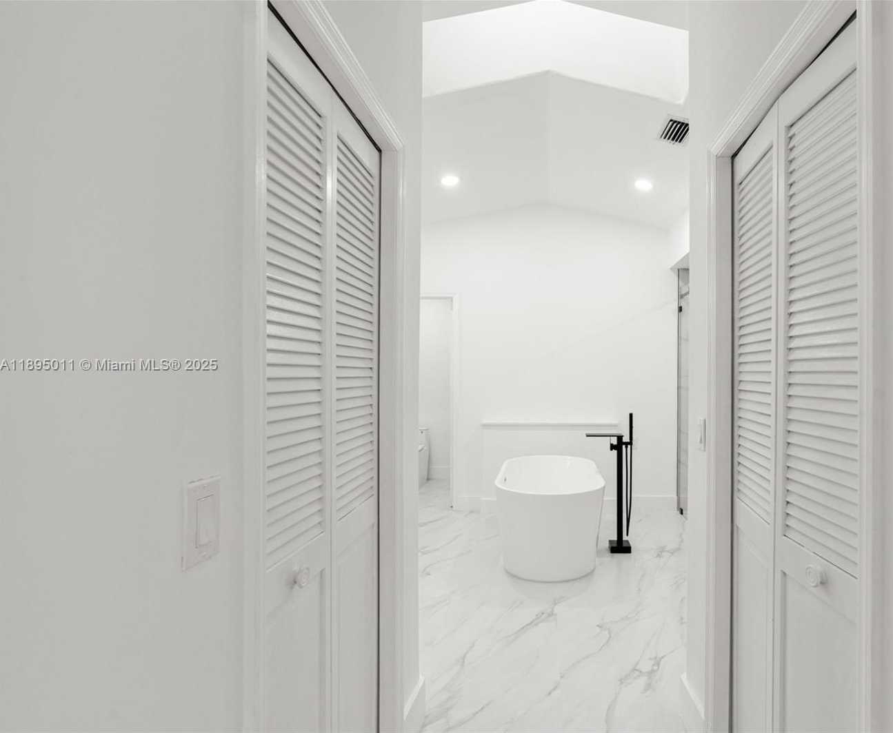 Small Image of 20211 NORTH WEST 10TH ST, Pembroke Pines Number 27