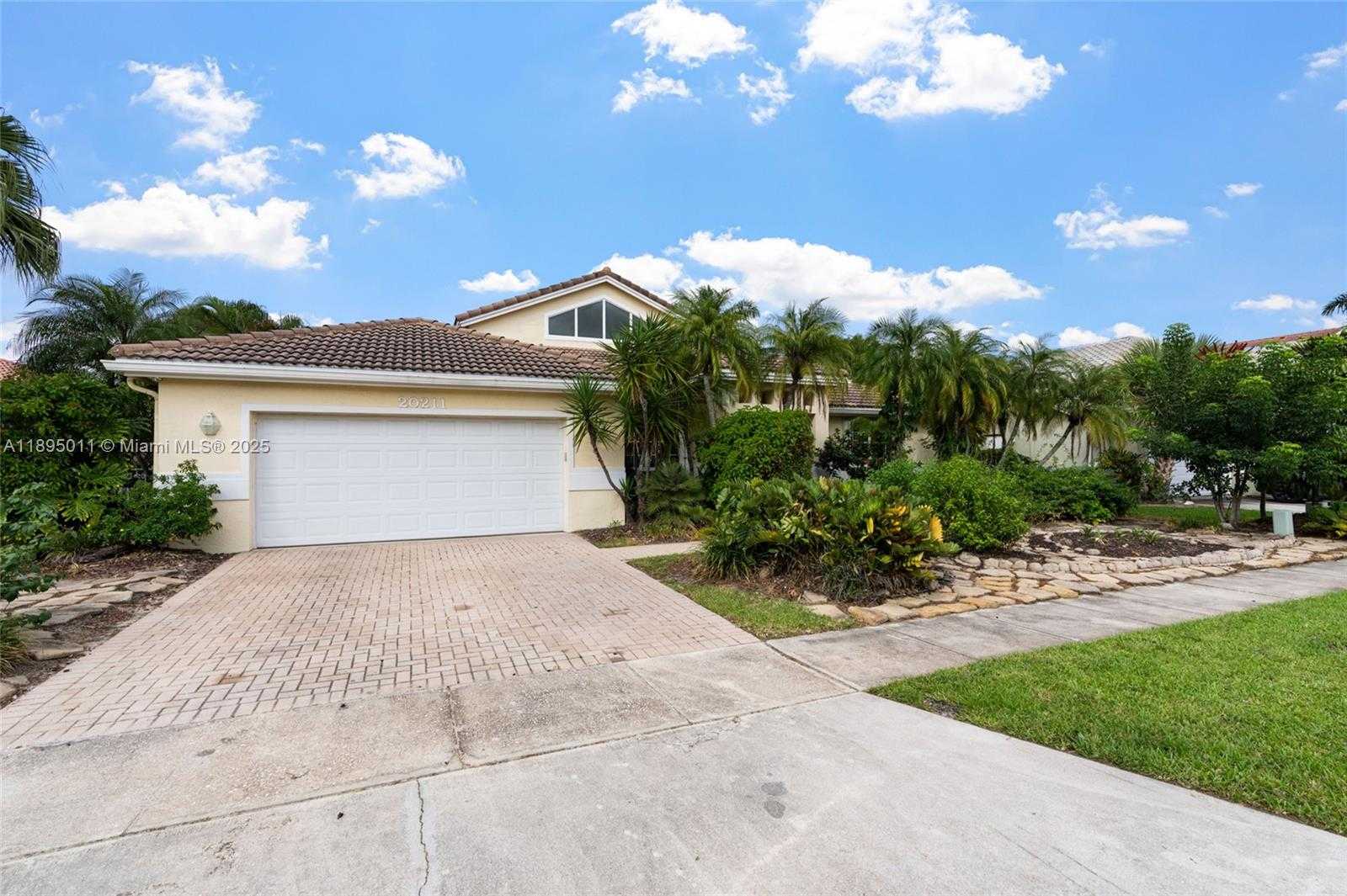 Small Image of 20211 NORTH WEST 10TH ST, Pembroke Pines Number 3