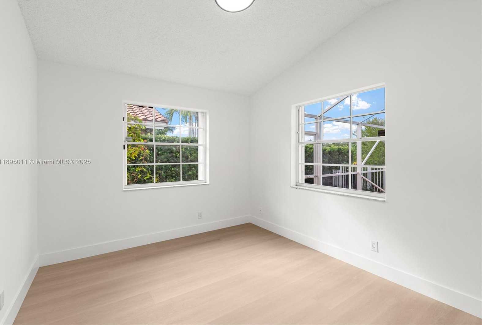 Small Image of 20211 NORTH WEST 10TH ST, Pembroke Pines Number 36
