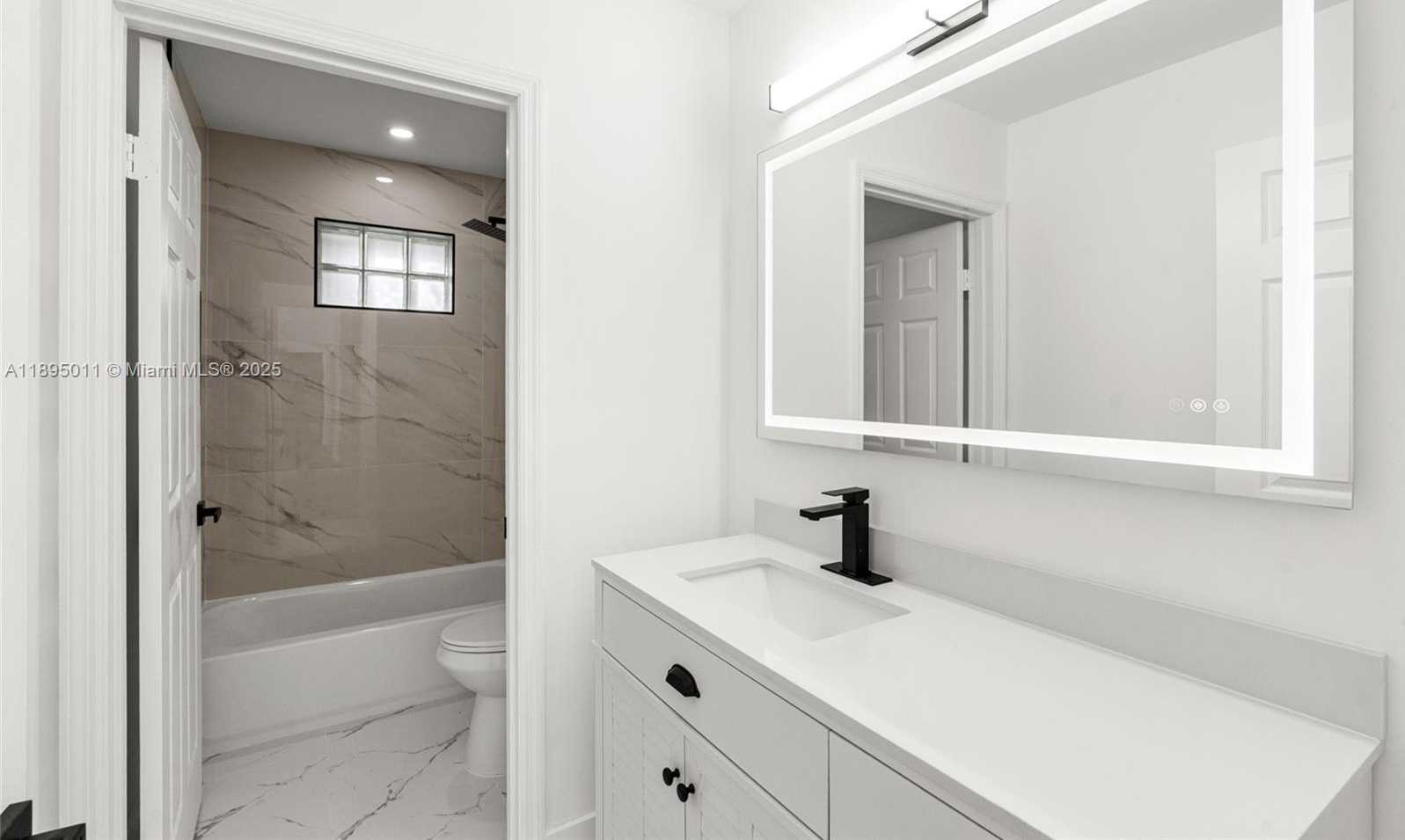 Small Image of 20211 NORTH WEST 10TH ST, Pembroke Pines Number 38