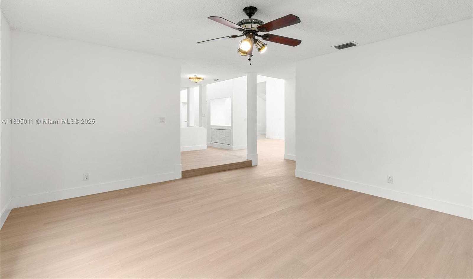 Small Image of 20211 NORTH WEST 10TH ST, Pembroke Pines Number 7