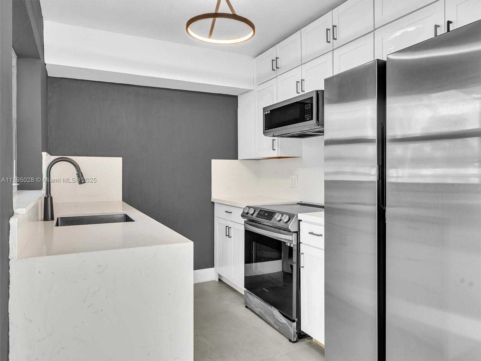 Small Image of 2141 NORTH EAST 18TH AVE, Wilton Manors Number 19