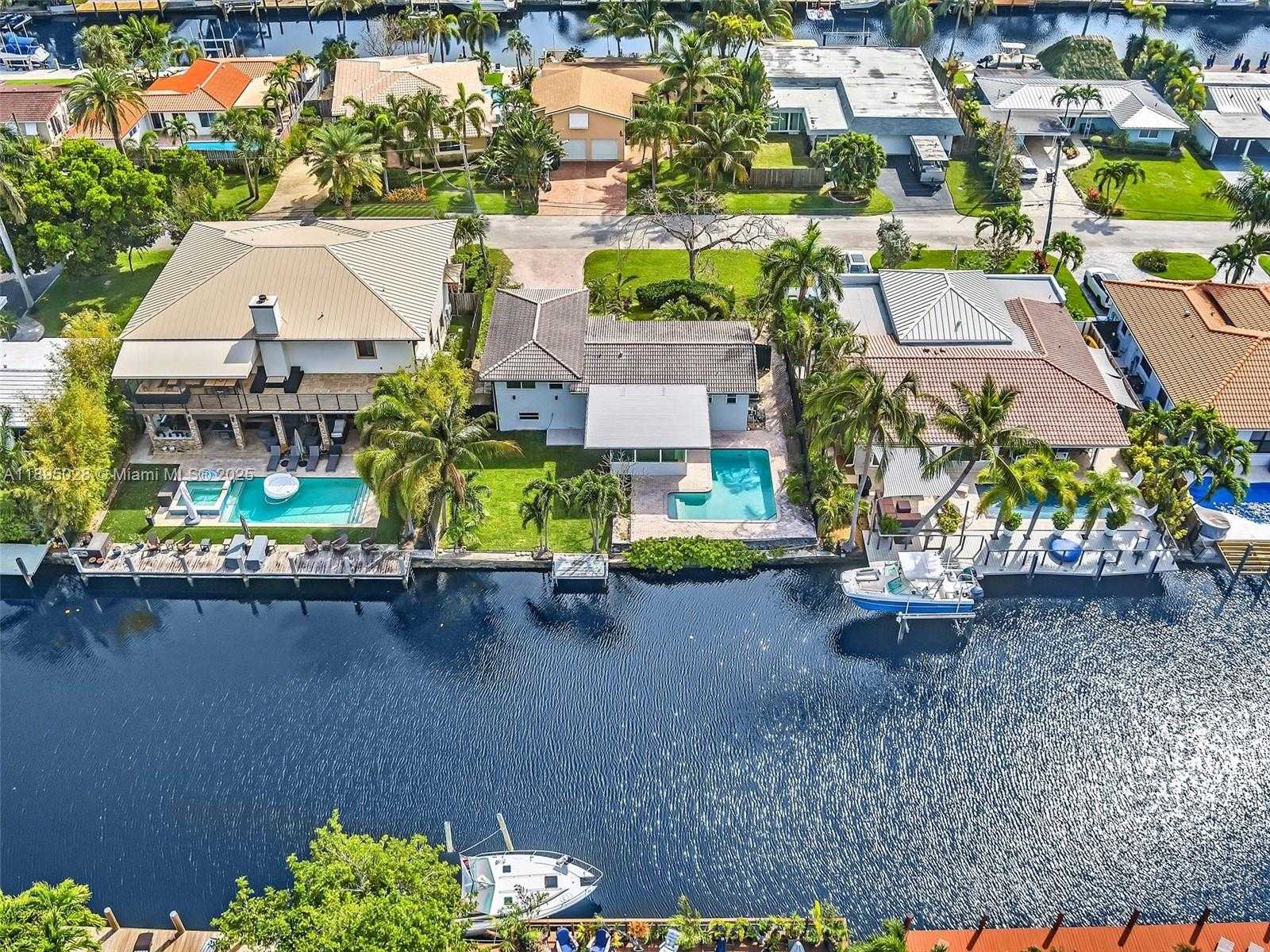 Small Image of 2141 NORTH EAST 18TH AVE, Wilton Manors Number 2