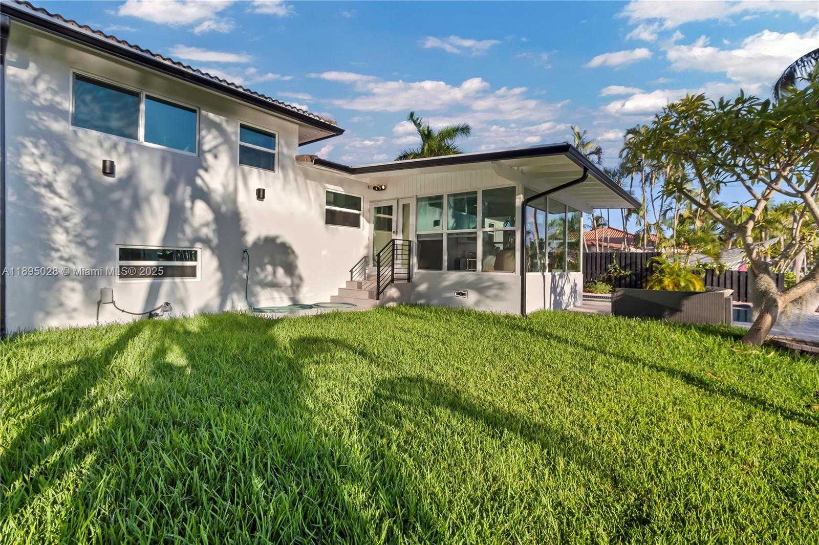 Small Image of 2141 NORTH EAST 18TH AVE, Wilton Manors Number 26