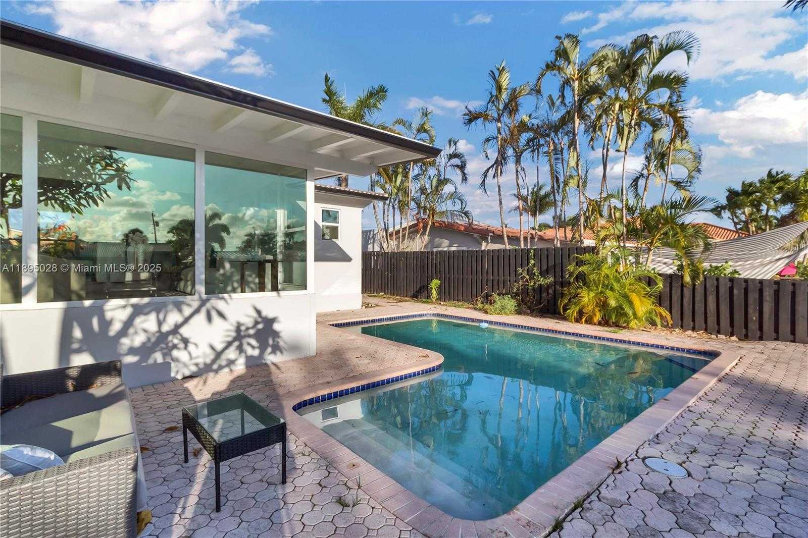 Small Image of 2141 NORTH EAST 18TH AVE, Wilton Manors Number 27