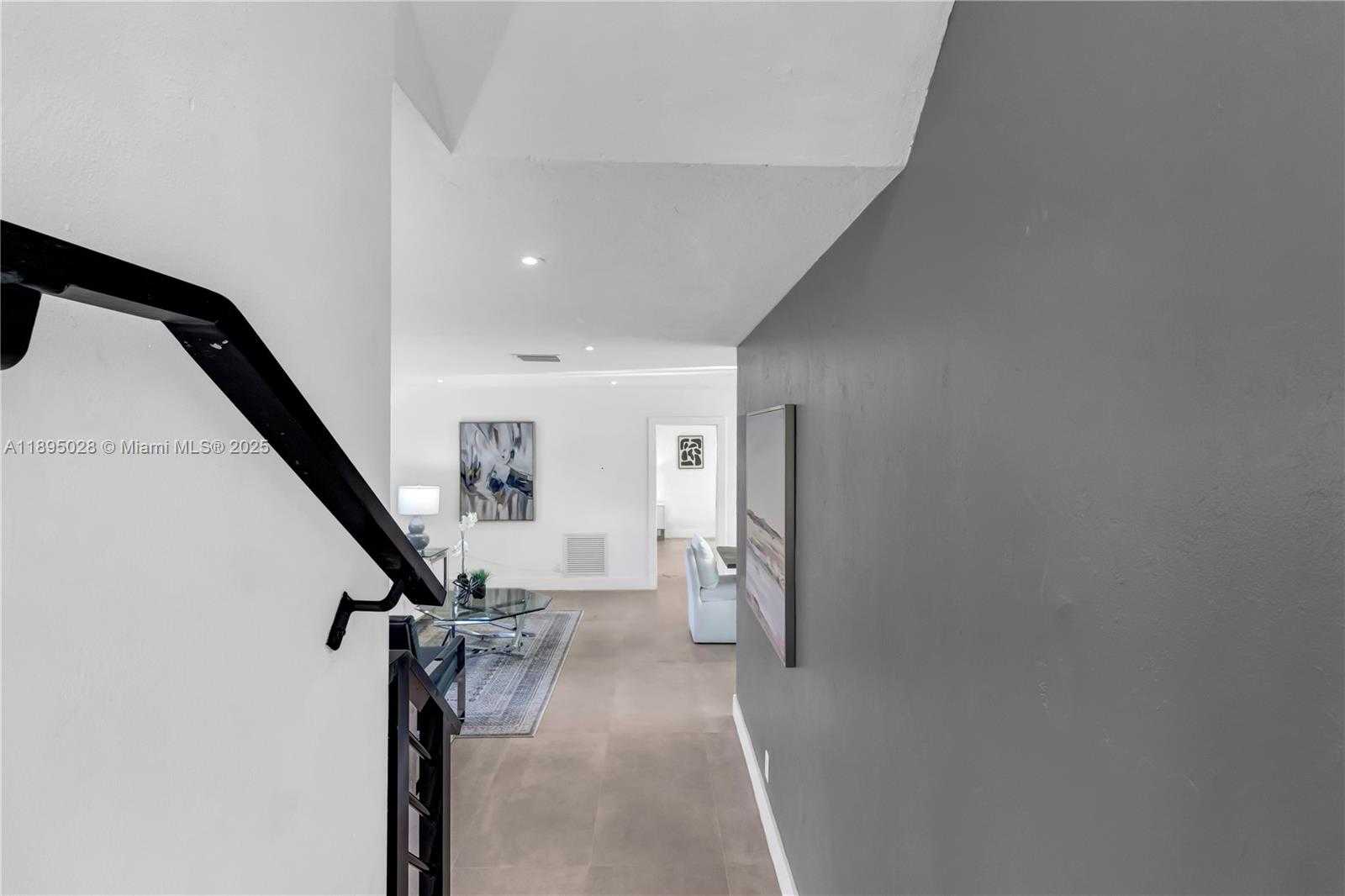 Small Image of 2141 NORTH EAST 18TH AVE, Wilton Manors Number 29