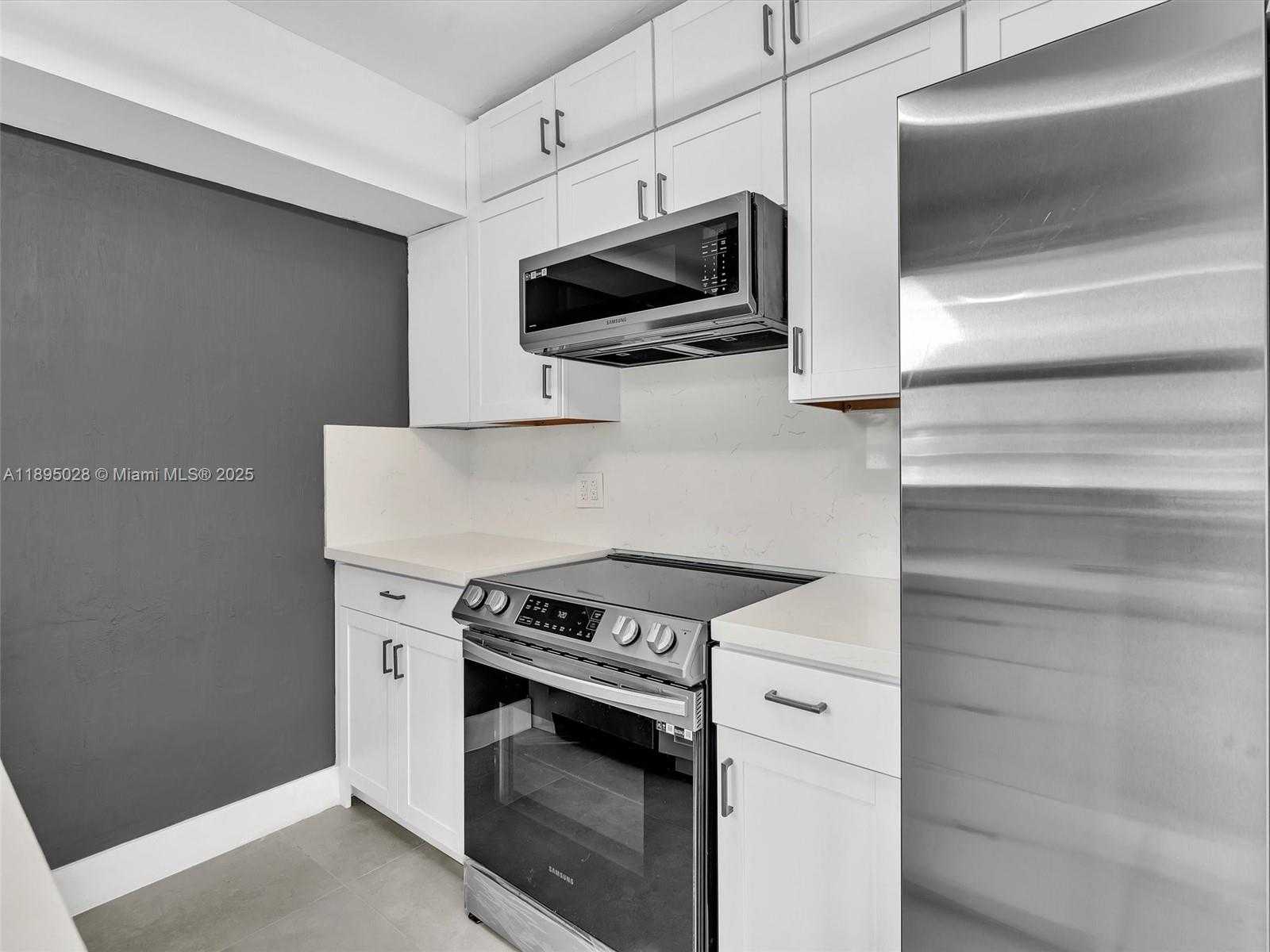 Small Image of 2141 NORTH EAST 18TH AVE, Wilton Manors Number 49