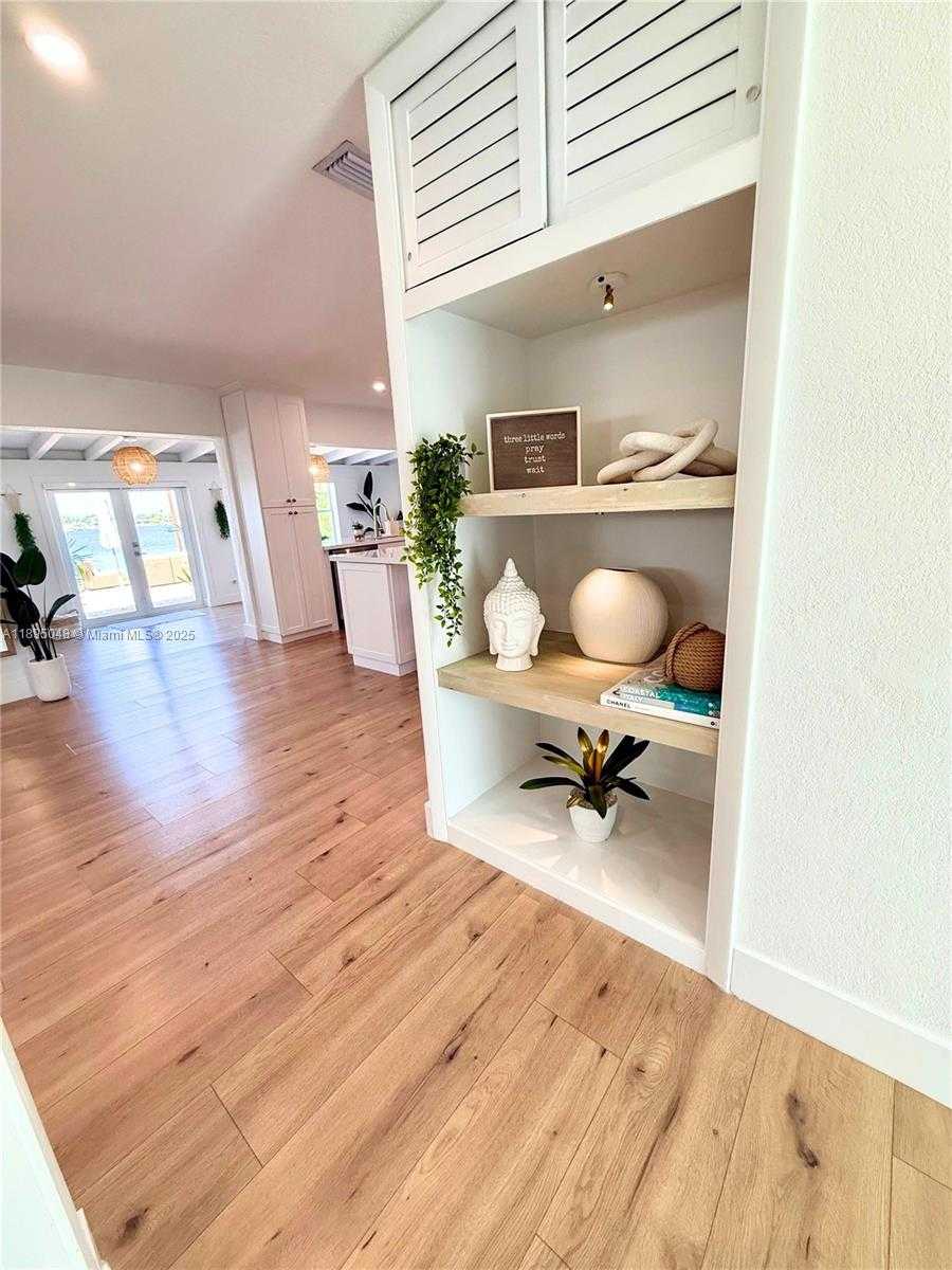 Small Image of 17500 NORTH WEST 82ND CT, Hialeah Number 10