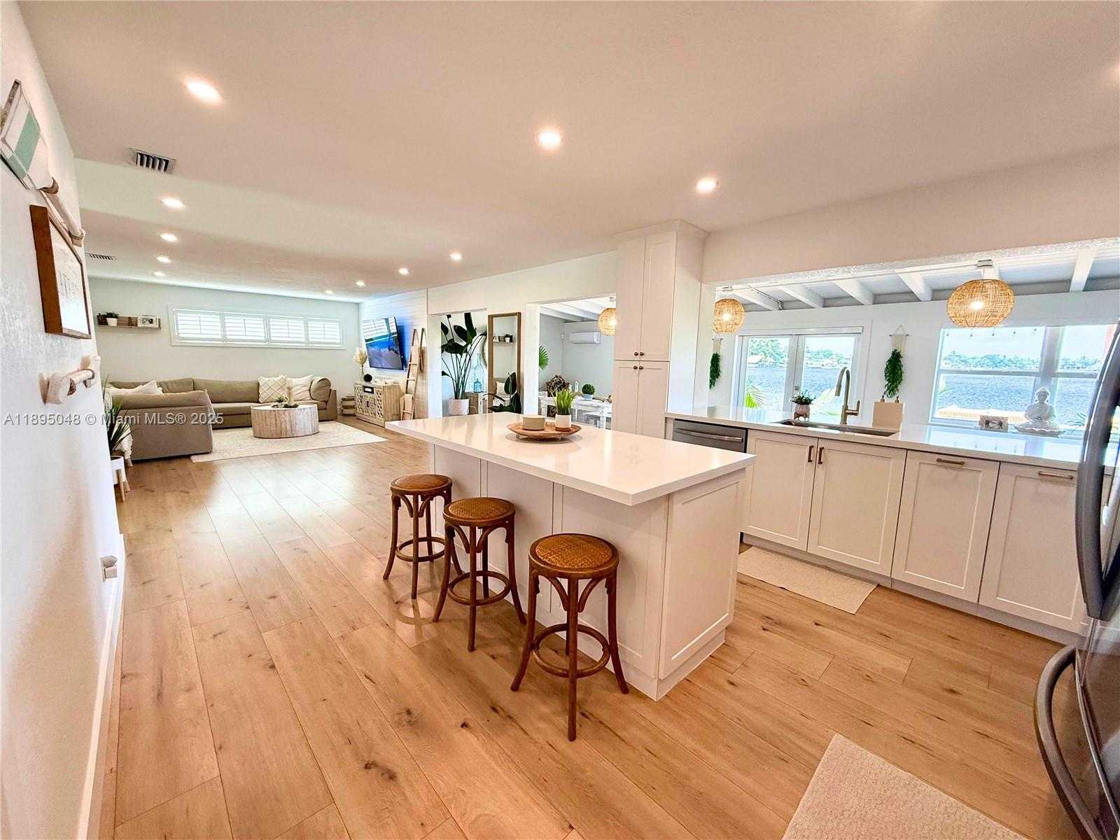 Small Image of 17500 NORTH WEST 82ND CT, Hialeah Number 12
