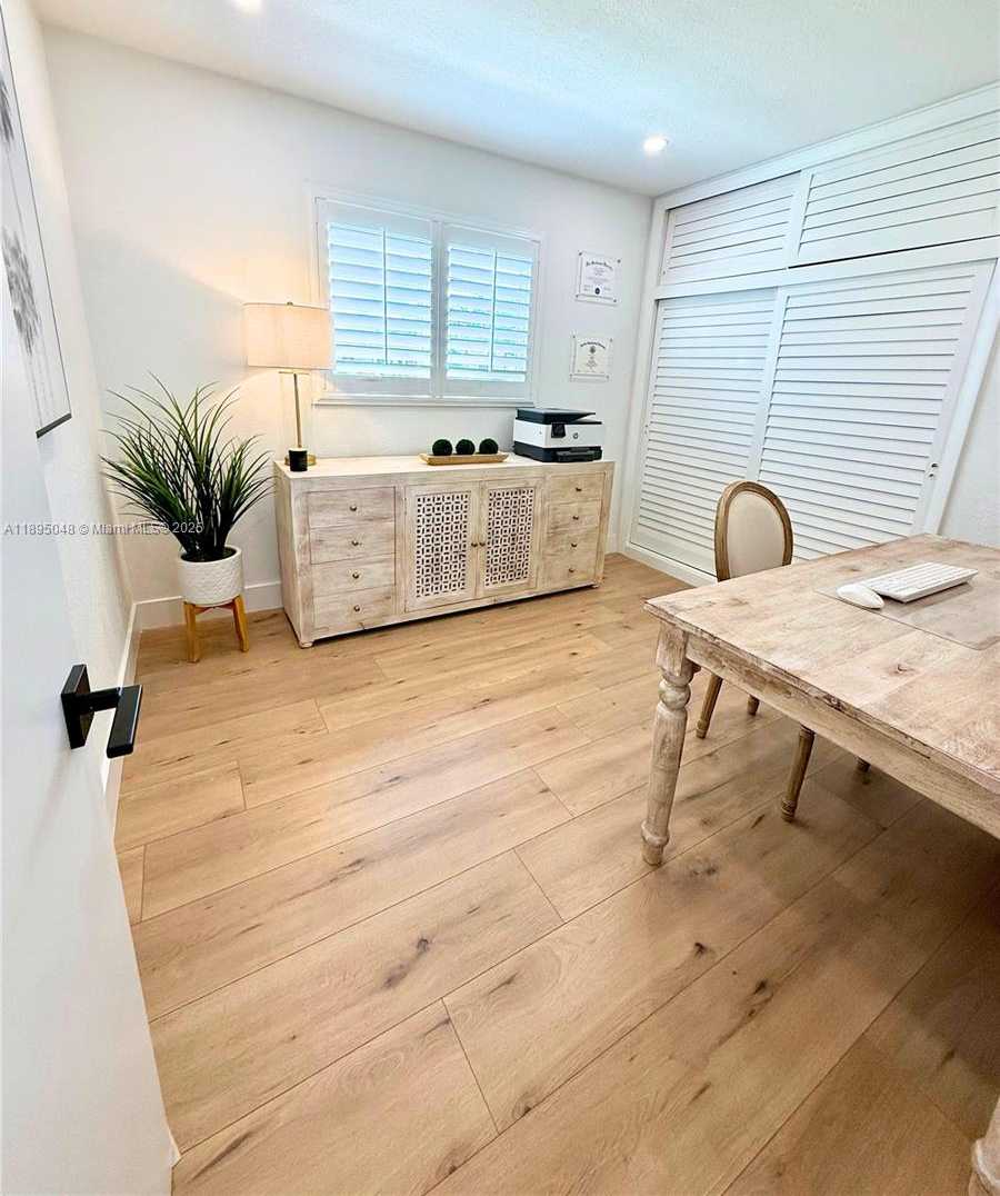 Small Image of 17500 NORTH WEST 82ND CT, Hialeah Number 20