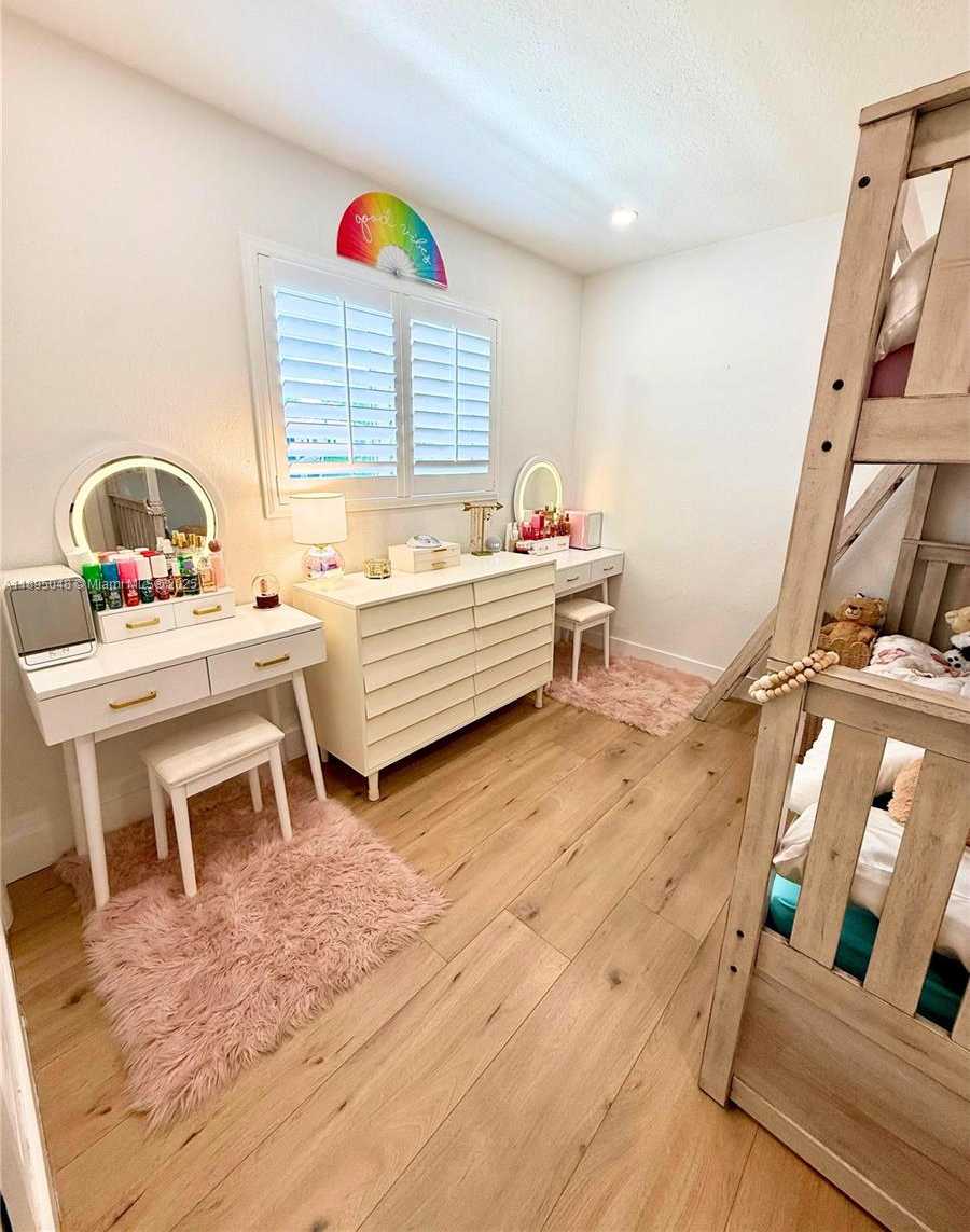 Small Image of 17500 NORTH WEST 82ND CT, Hialeah Number 21