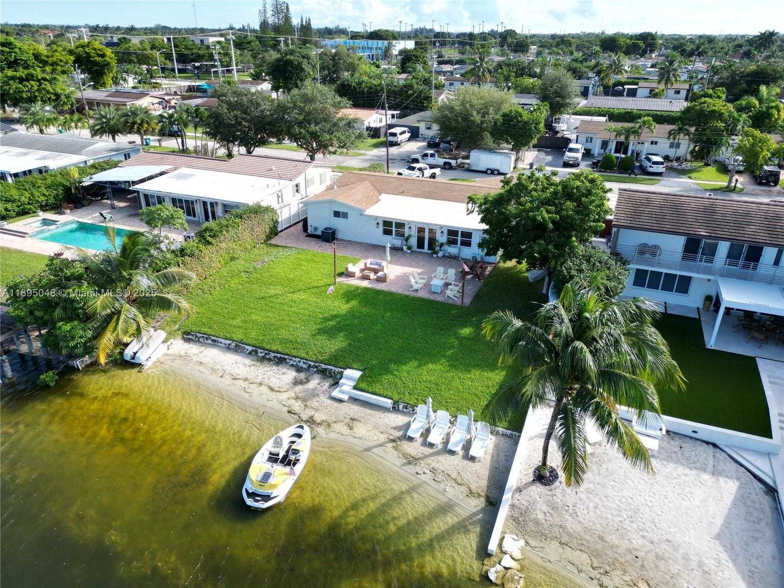 Small Image of 17500 NORTH WEST 82ND CT, Hialeah Number 28