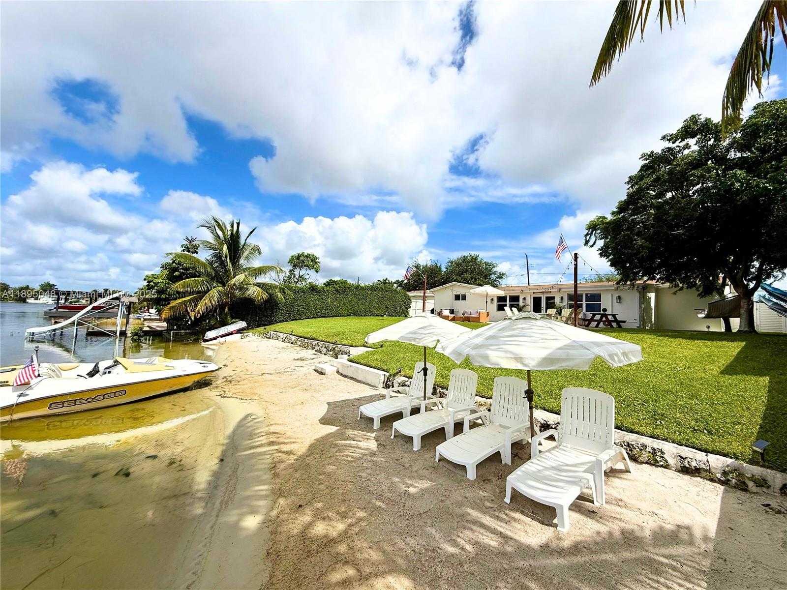 Small Image of 17500 NORTH WEST 82ND CT, Hialeah Number 4