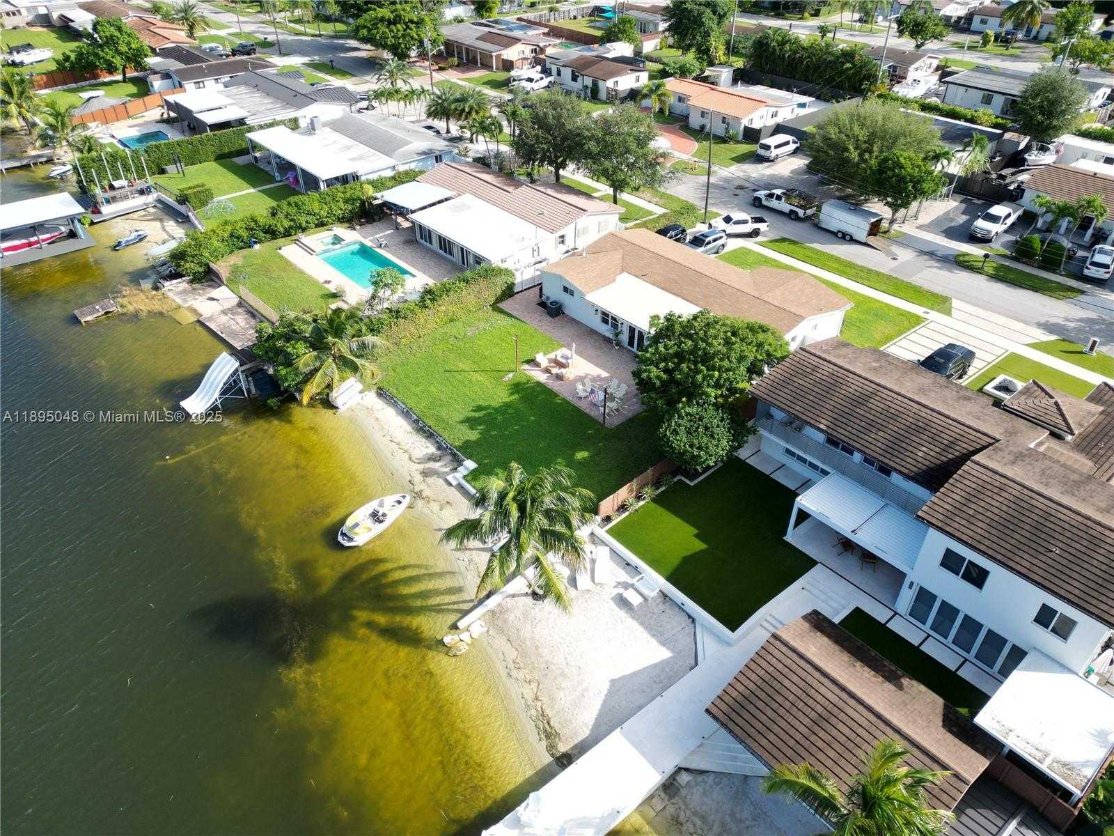 Small Image of 17500 NORTH WEST 82ND CT, Hialeah Number 6