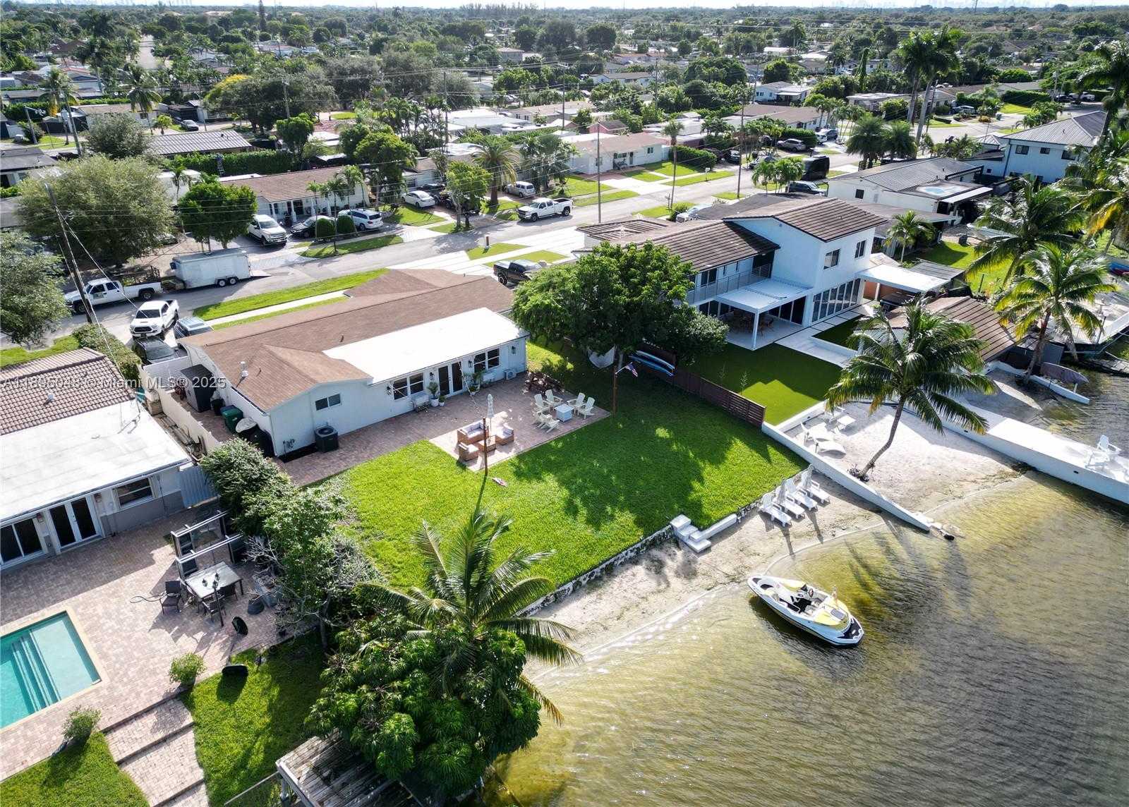Small Image of 17500 NORTH WEST 82ND CT, Hialeah Number 7