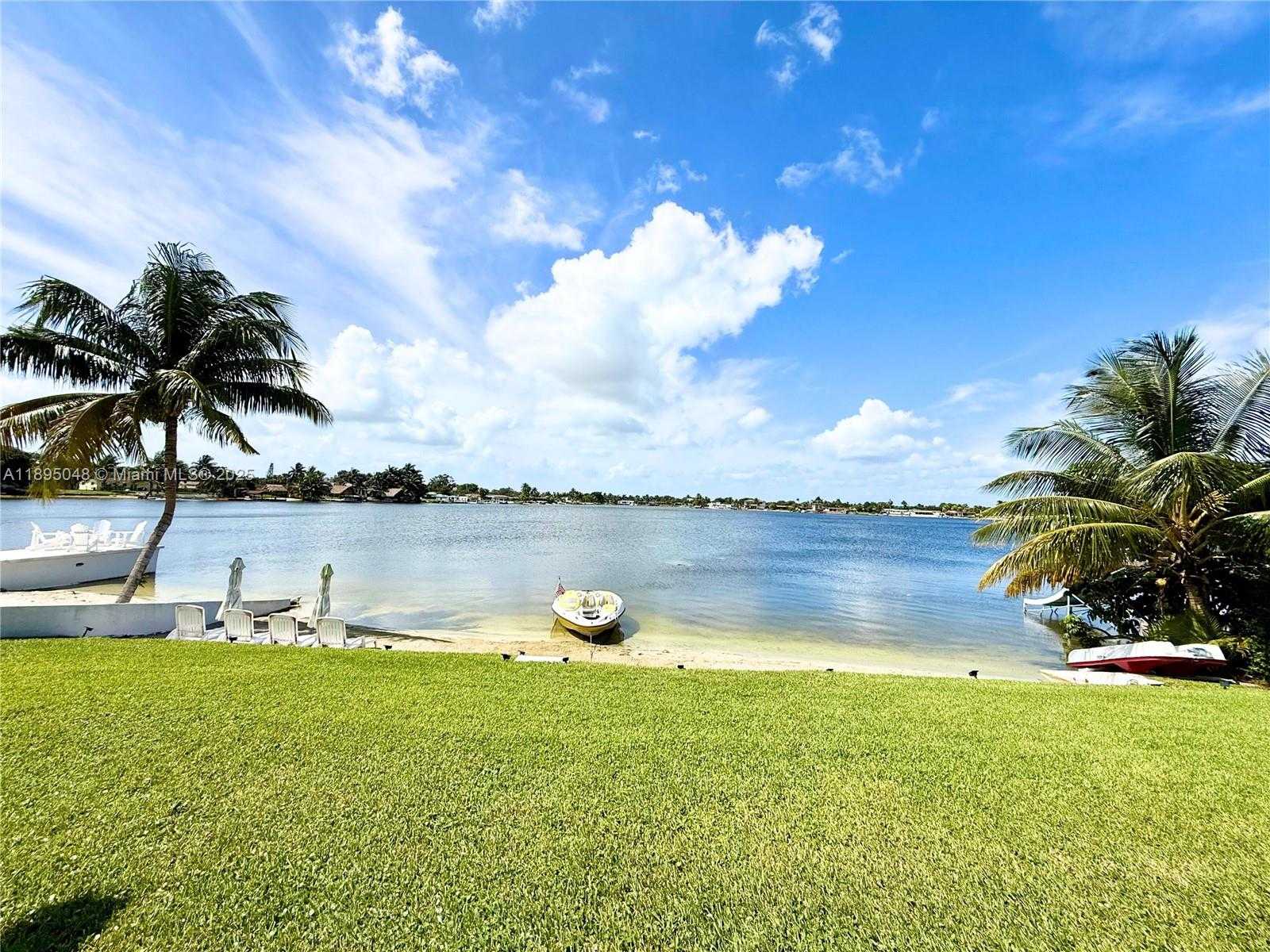 Small Image of 17500 NORTH WEST 82ND CT, Hialeah Number 8