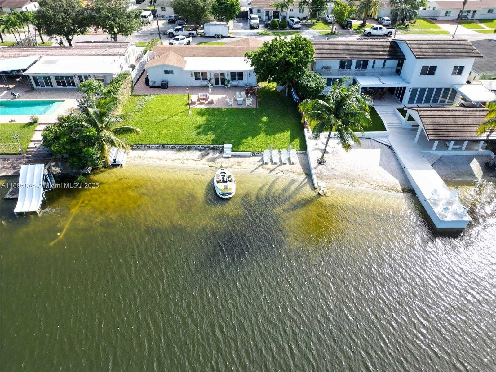 Small Image of 17500 NORTH WEST 82ND CT, Hialeah Number 9