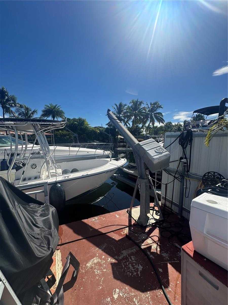 Small Image of North Miami Number 5