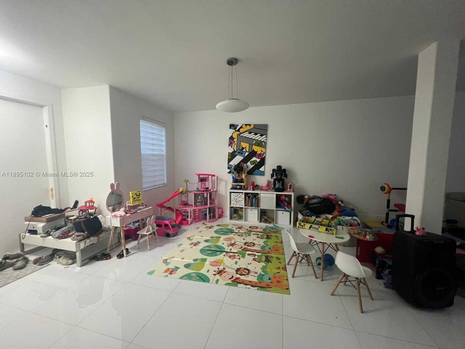 Small Image of 11281 NORTH WEST 84TH ST, Doral Number 4